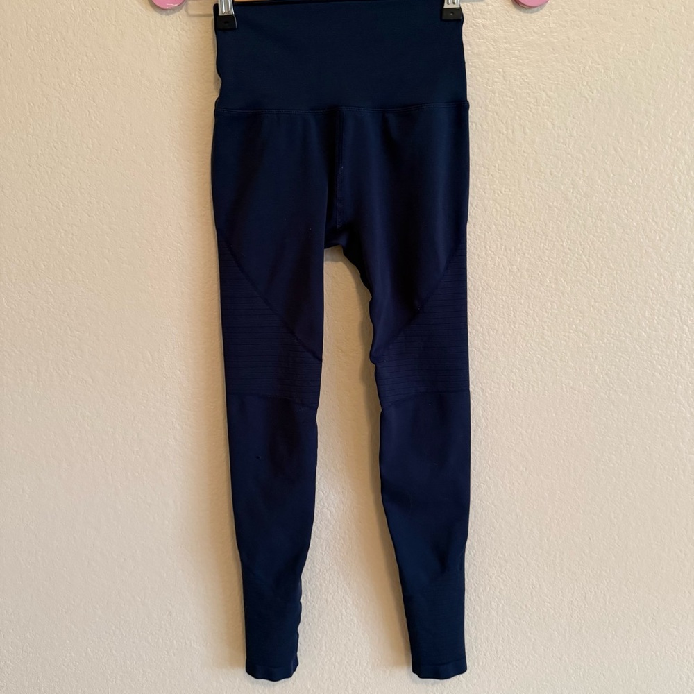 Alphalete Navy Leggings Size S